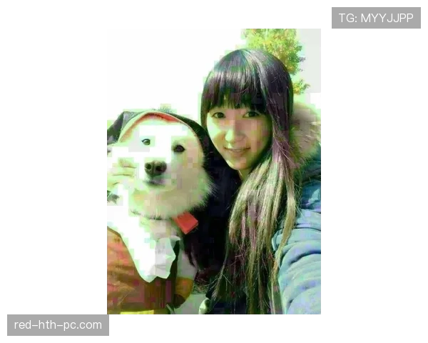 安洗莹随手一笑像隔壁女孩，肩上那个包把我瞬间降级成穷人