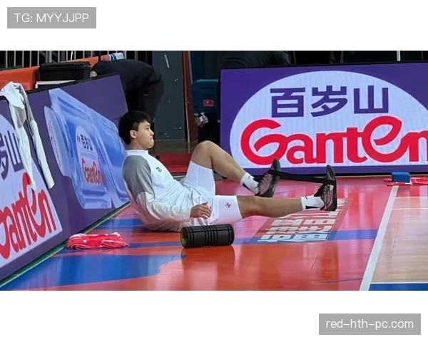 赵睿今晚又开豪车回家了,连路边小摊都不带看一眼! 赵睿今晚又开豪车回家了,连路边小摊都不带看一眼!